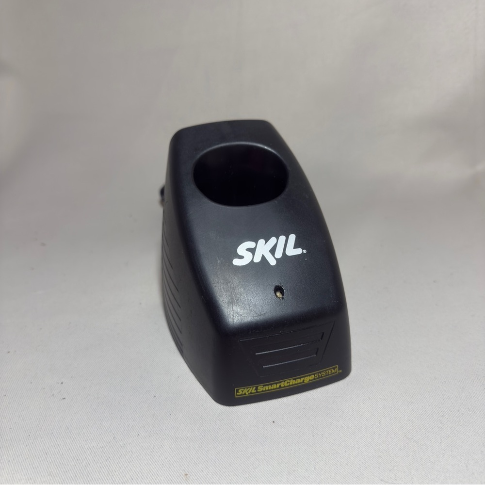 Skil LIC72 Smart Charge System Battery Charger